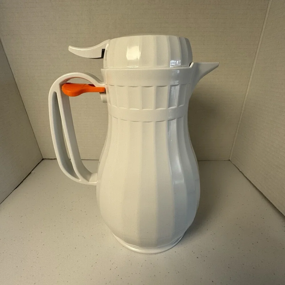 Insulated Thermal Pitcher White 44 oz Bakers and Chefs USA made